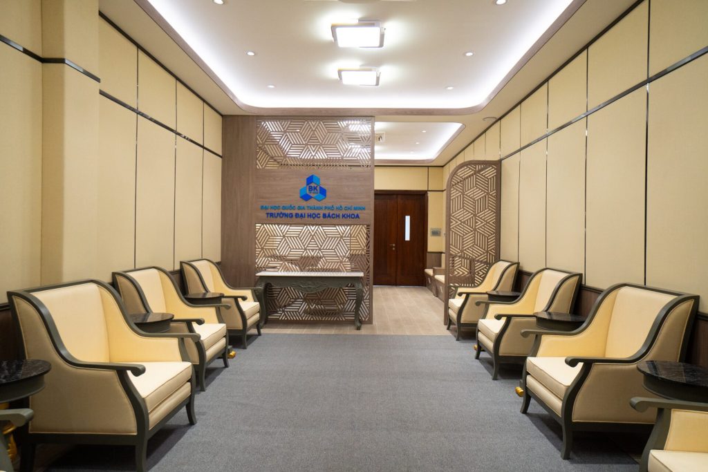 Phòng tiếp khách Trường Đại học Bách Khoa TP.HCM do Scala thiết kế và thi công nội thất (ảnh 1)