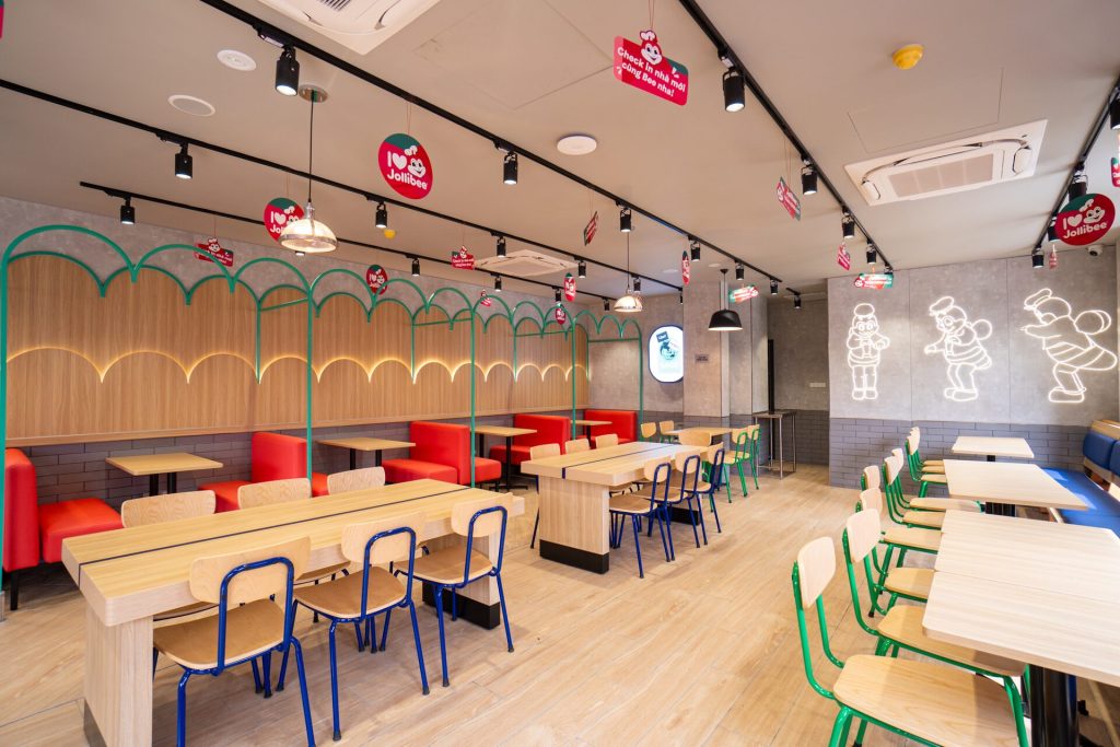Cửa hàng Jollibee Trần Hưng Đạo do Scala thi công nội thất (ảnh 1)