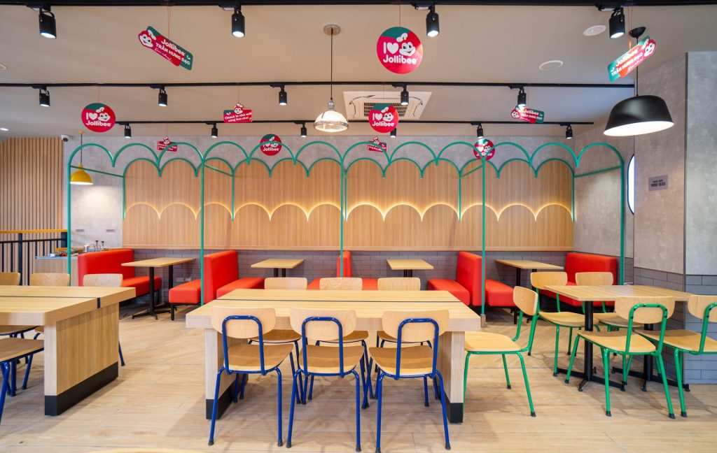 Cửa hàng Jollibee Trần Hưng Đạo do Scala thi công nội thất (ảnh 3)