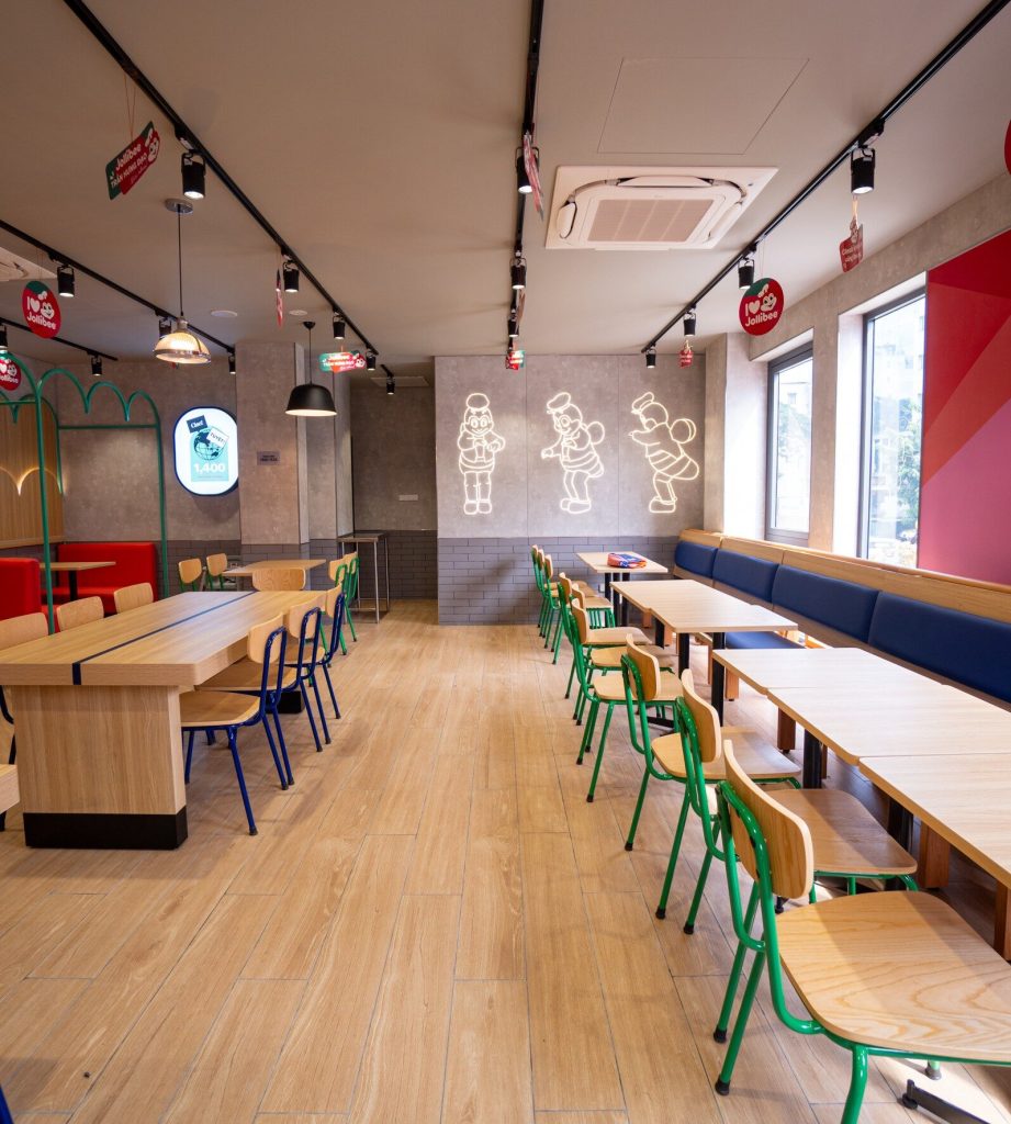 Cửa hàng Jollibee Trần Hưng Đạo do Scala thi công nội thất (ảnh 4)
