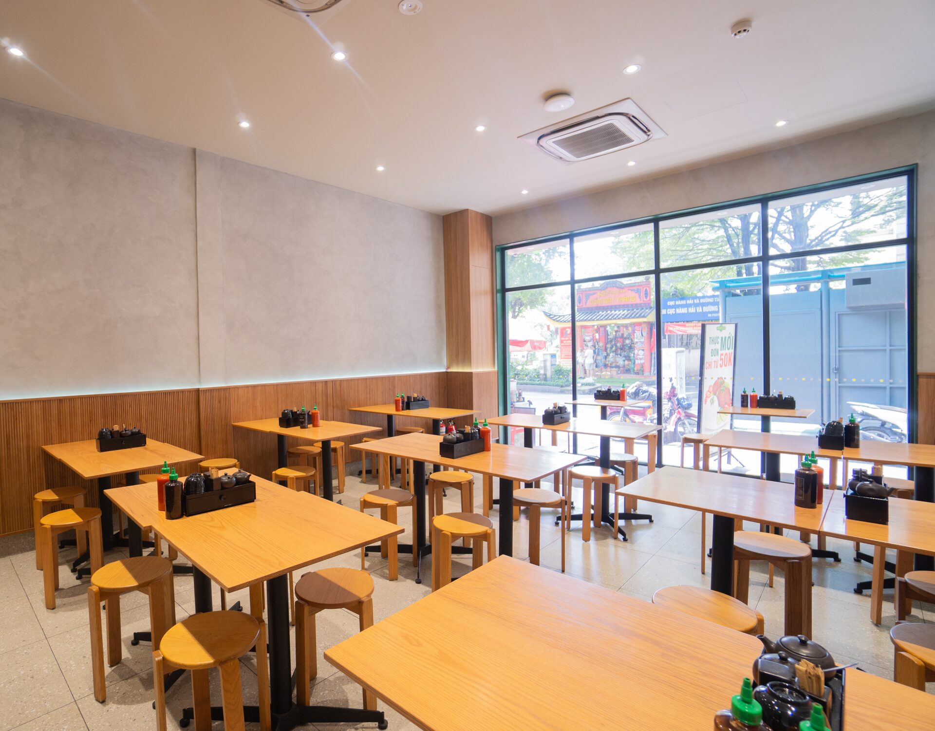 Cửa hàng Phở 24 đường Pasteur do Scala thi công nội thất (ảnh 4)