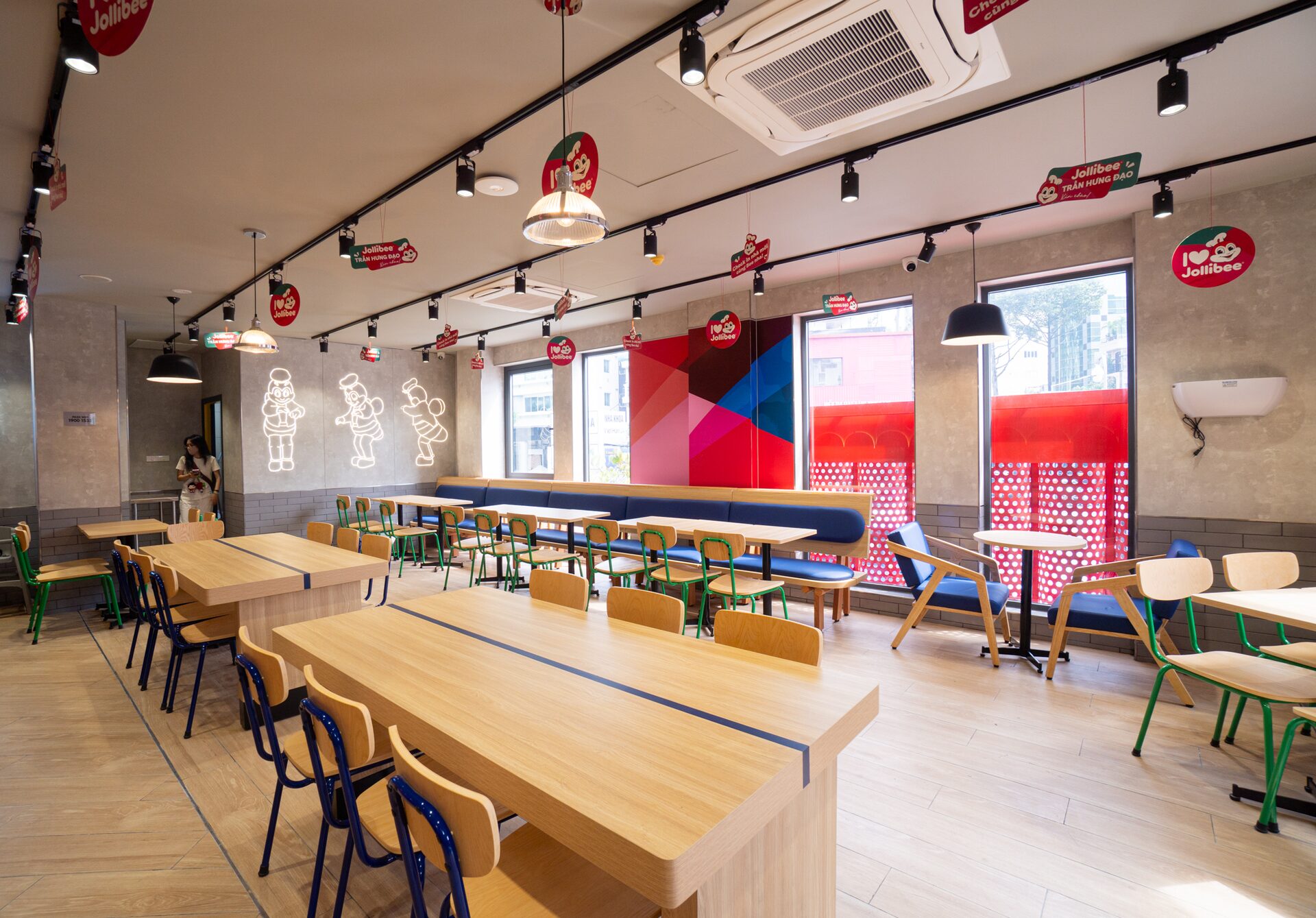 Không gian Jollibee Trần Hưng Đạo do Scala thi công