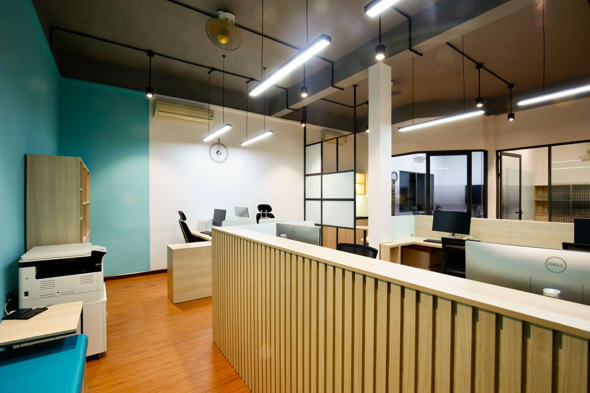 Văn phòng Khoa Toán – ĐH Khoa học Tự nhiên TP.HCM do Scala thi công nội thất